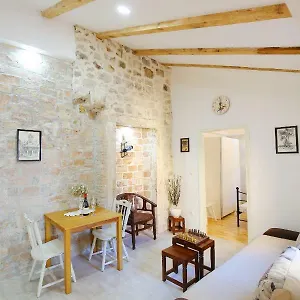 https://apartments-grisogono.hotelinzadar.com